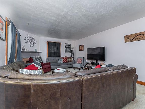 5th image of 2601 S York St