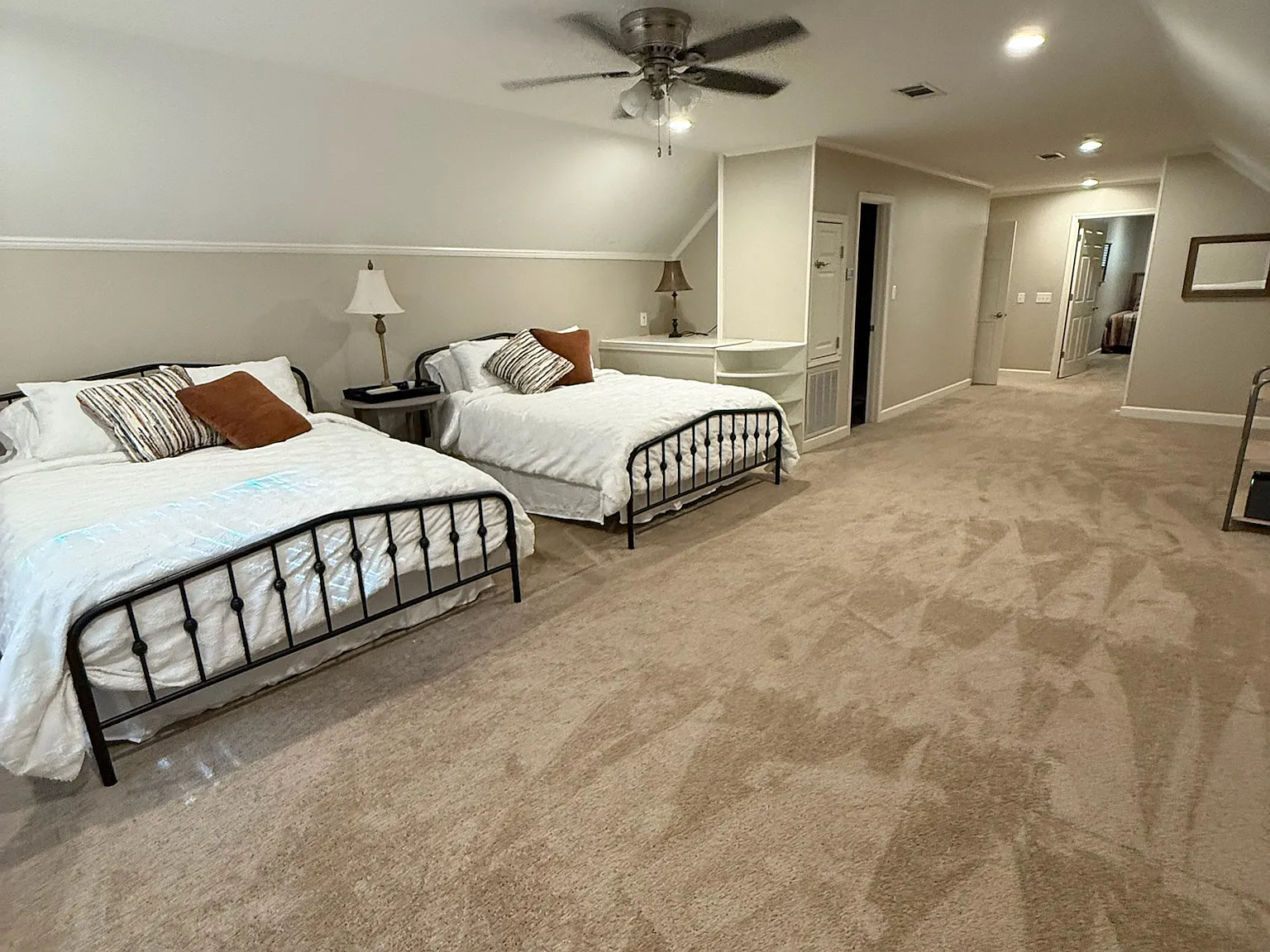 4 bed, 2800 sqft, $3,250 — Photo 4