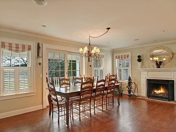 5th image of 32 N Bishop Ln