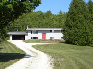 957 N Gros Cap Rd, Saint Ignace, MI 49781