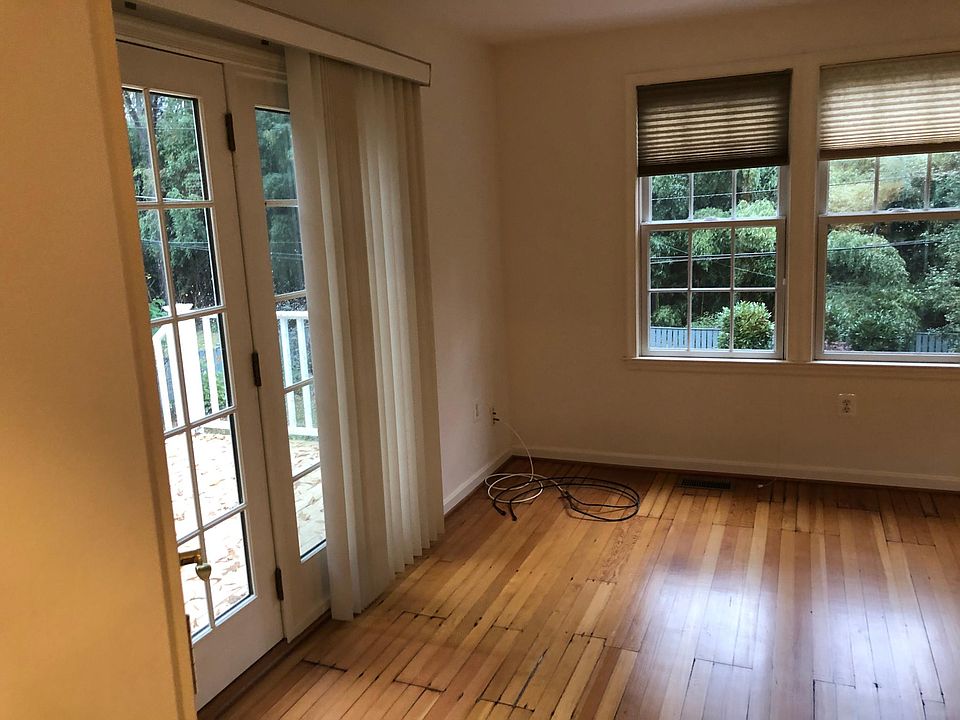 Family room, entry to deck