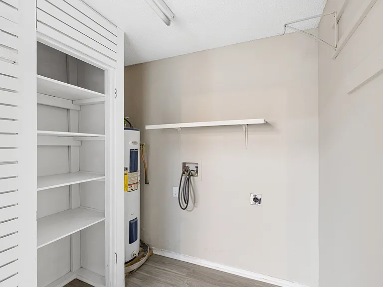 2706 Bridge Lake Dr — Photo 4