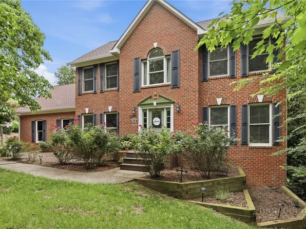 2027 Fairview Circle, Wilkesboro, NC 28697