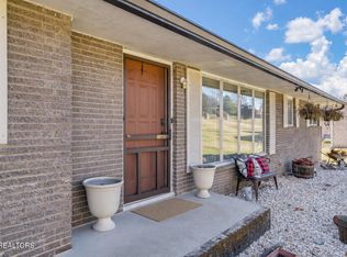 500 Crestview Dr, Lenoir City, TN 37772