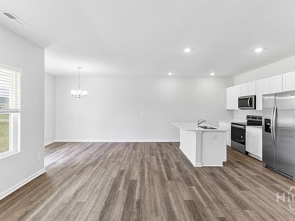 3rd image of 125 Wilderness Road