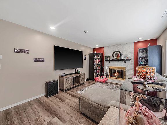 5th image of 515 Picasso Way #515