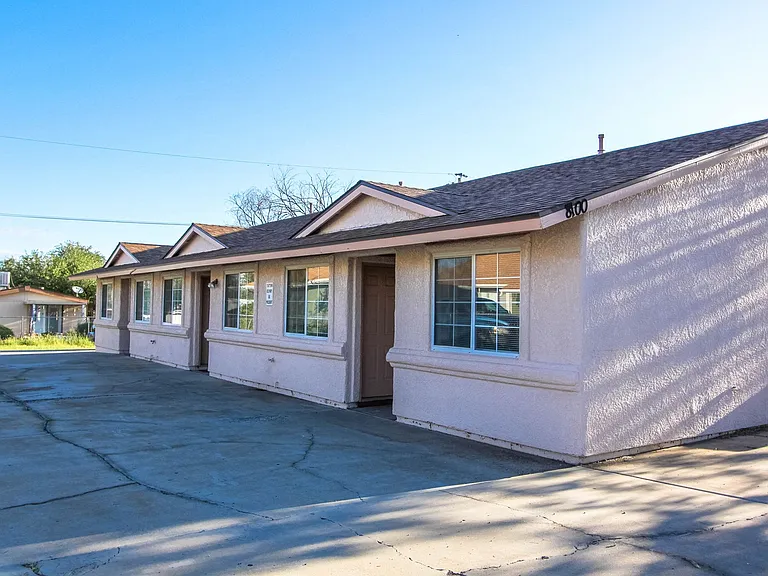 8100 E Lakeshore Dr — Photo 1