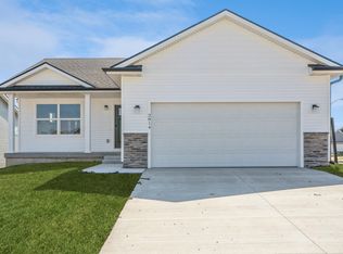 2814 22nd St SW, Altoona, IA 50009