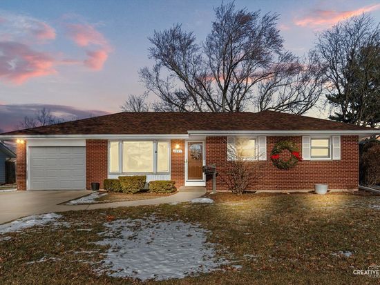 2245 Copley St, Aurora, IL 60506