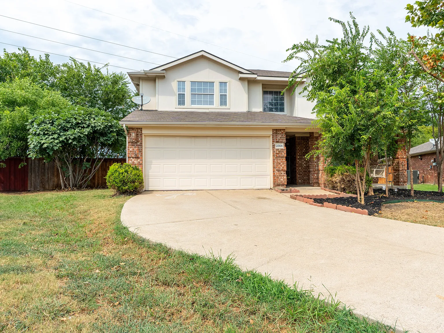 3 bed, 2.5 bath, 2210 sqft, $2,450 — Photo 1