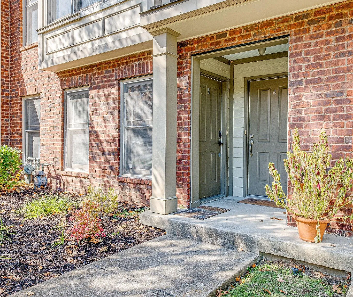 2 bed, 1309 sqft, $3,000 — Photo 1