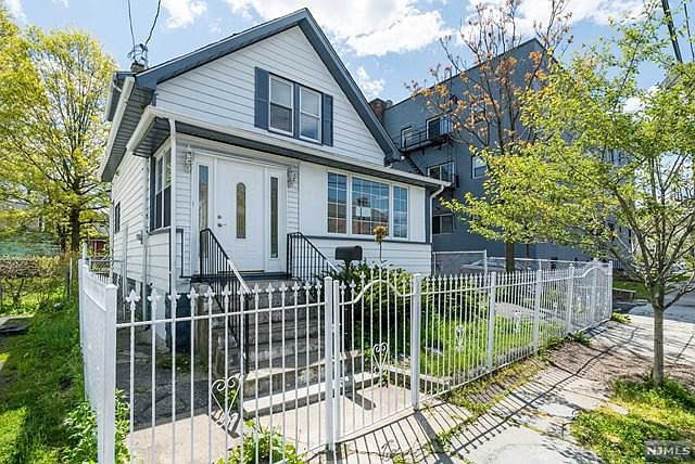 1st image of 196 Brookdale Ave