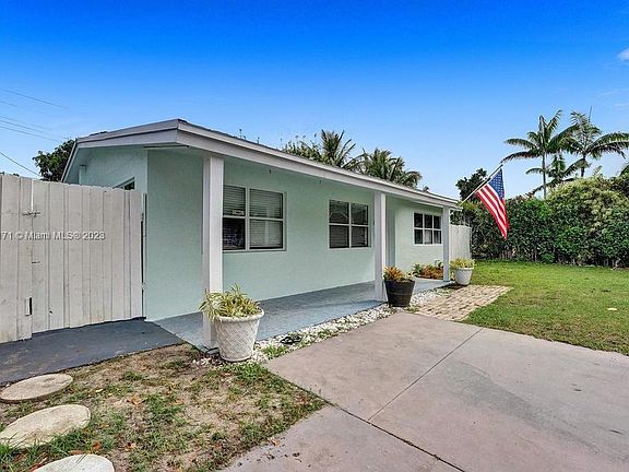 4th image of 161 SE 28th Ct
