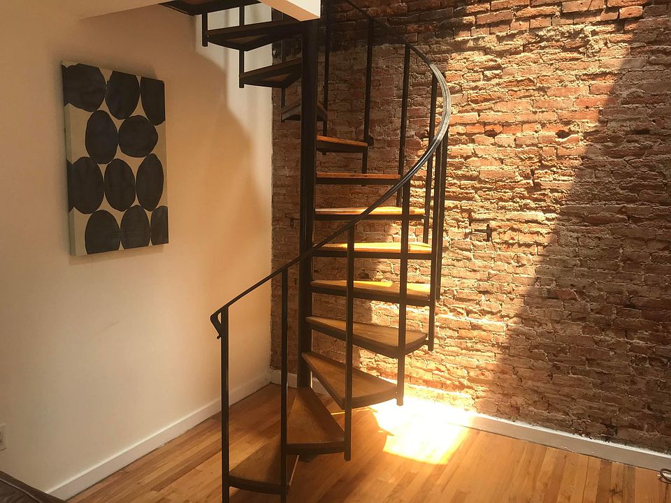 Entryway and staircase