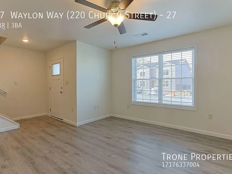 7 Waylon Way — Photo 3