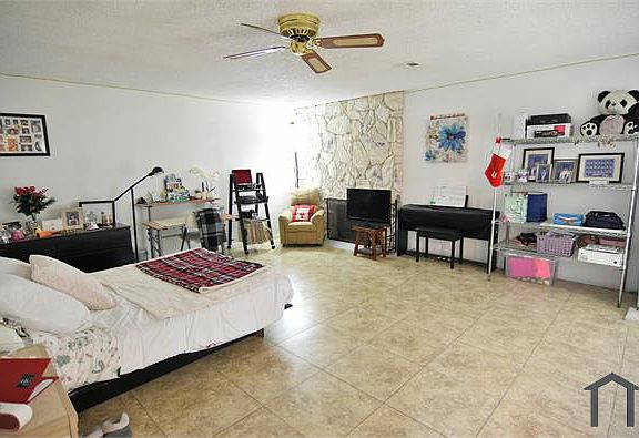 3rd image of 3040 W Richmar Ave