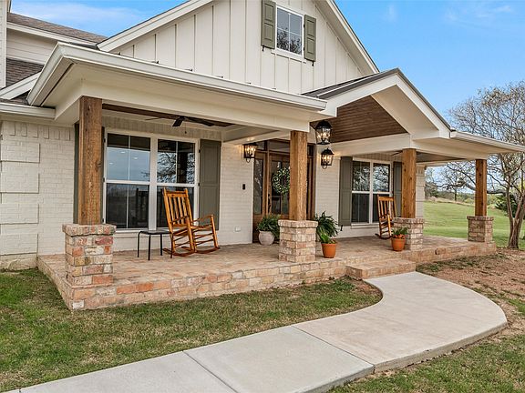 3rd image of 310 Rabbit Hl