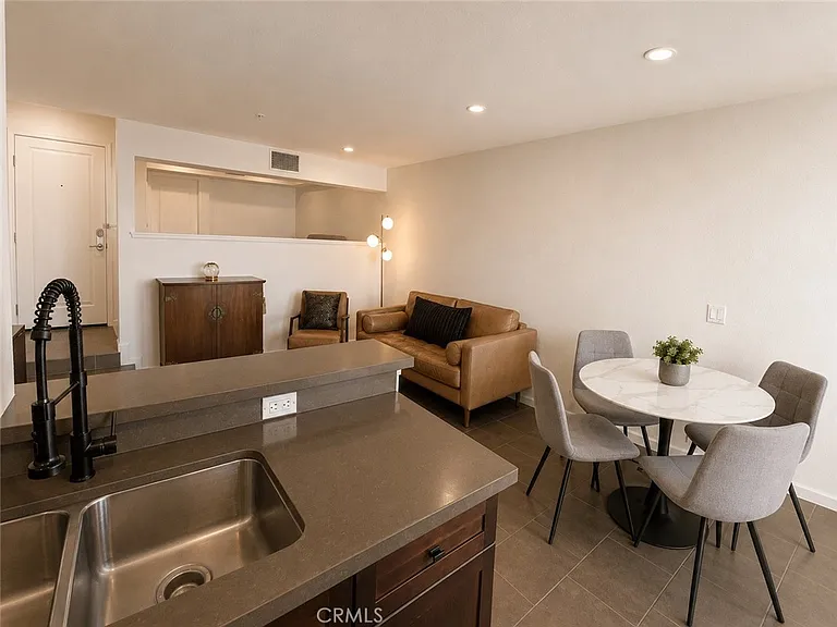 7320 Hawthorn Ave #318 — Photo 7