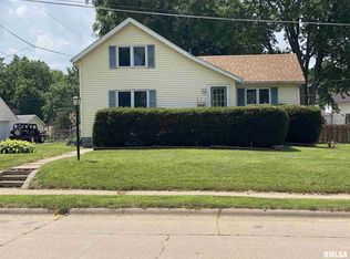 213 30th Ave N, Clinton, IA 52732