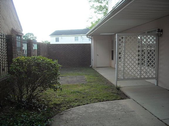 5th image of 116 N Englewood Dr