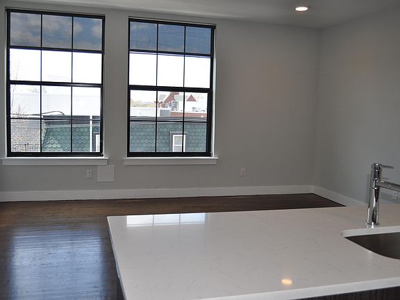 5th image of 915 N 28th St #2B