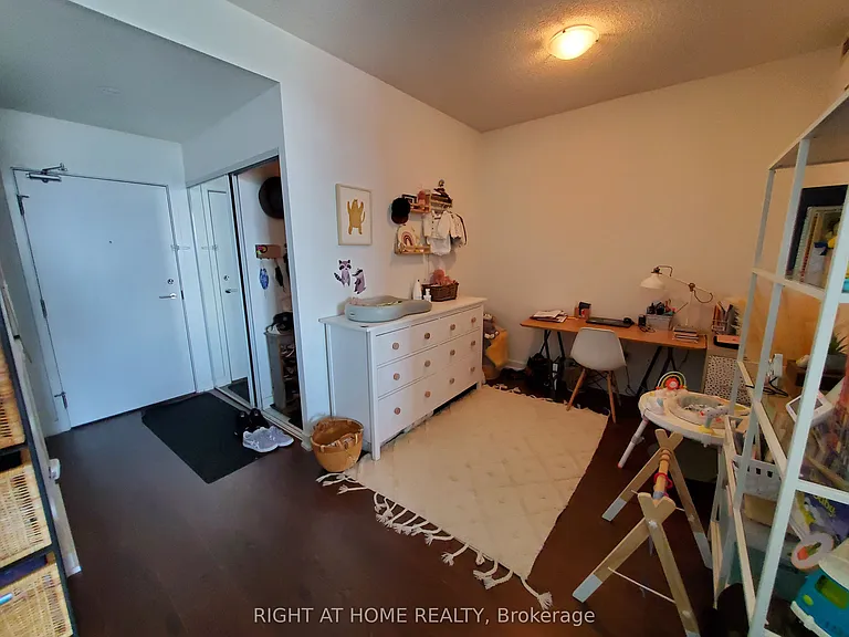 121 McMahon Dr #2211 — Photo 4