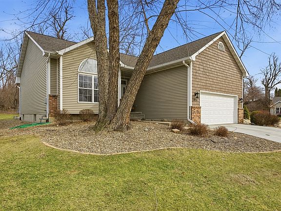 2nd image of 1224 Forest Glen Ct SE