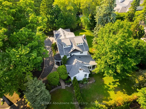 317 Gloucester Ave, Oakville, ON L6J 3W8