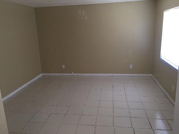 4th image of 9512 N 13th St APT B