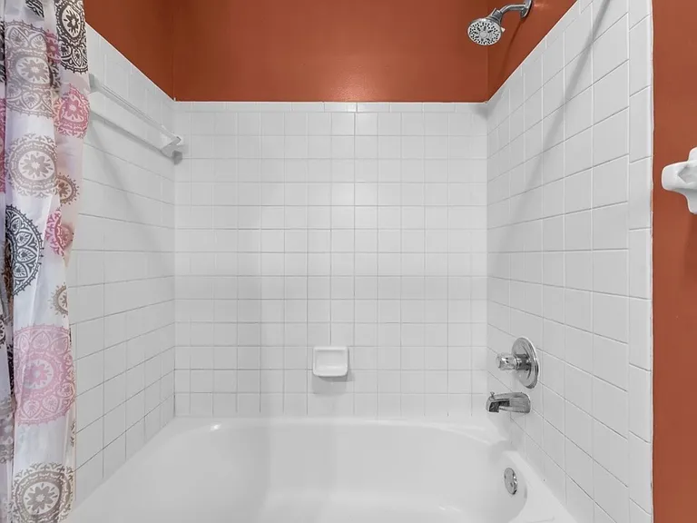 4335 Shandon Dr — Photo 30