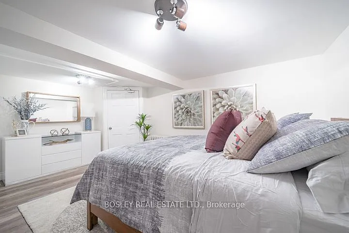15 Manor Rd E #BASEMENT — Photo 11