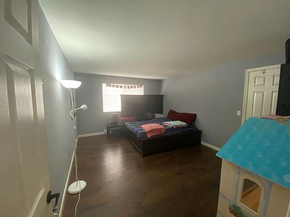 5th image of 14301 NE 7th Pl APT 1