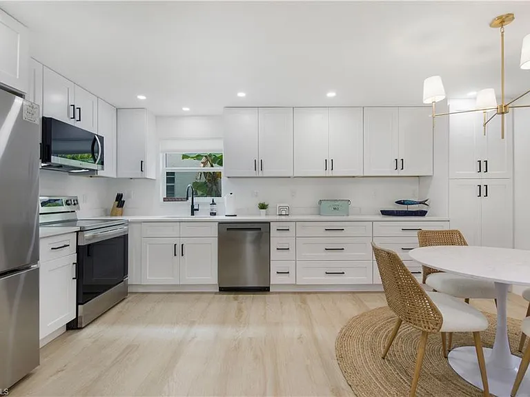 Sandpiper St — Photo 4