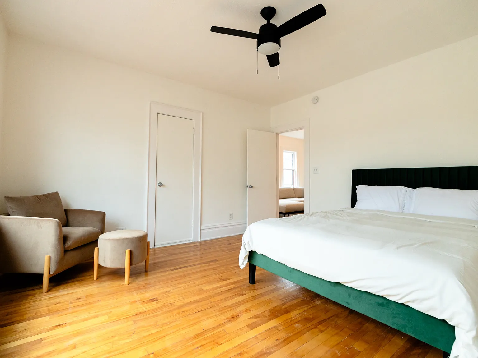 1126 Jefferson St NE — Photo 3