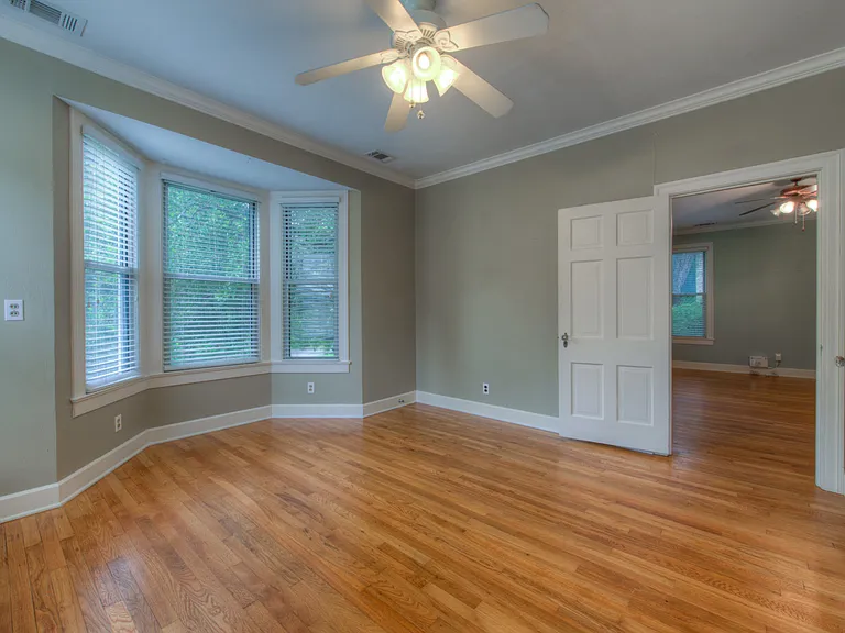 720 Sparks Ave — Photo 9