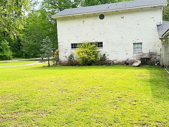 4th image of 1875 Belmont Rd