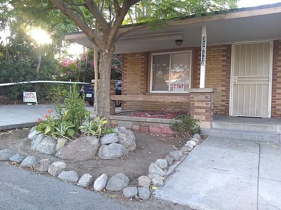 Entry to duplex