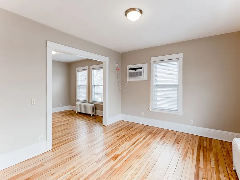 273 W Sturgis St — Photo 6