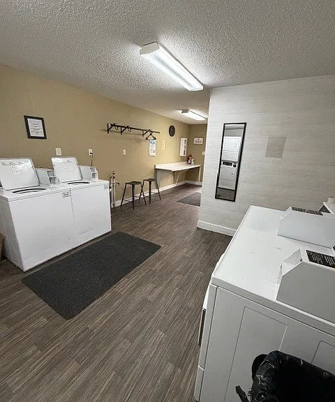 Sandpiper Apartments — Photo 23