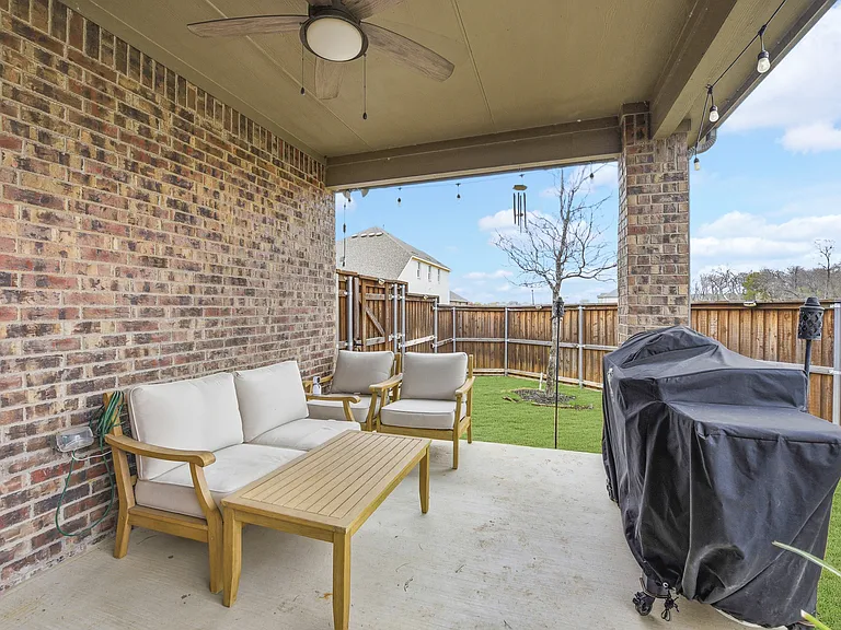 2261 Obsidian Dr — Photo 32
