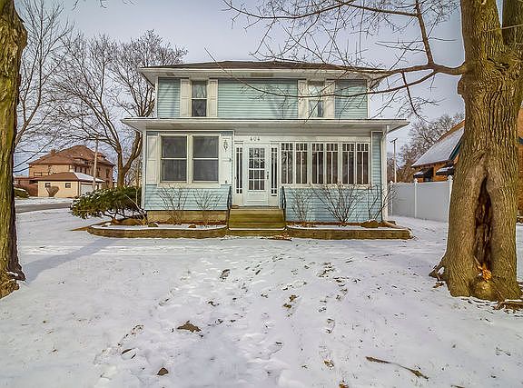 3rd image of 404 E Illinois Ave
