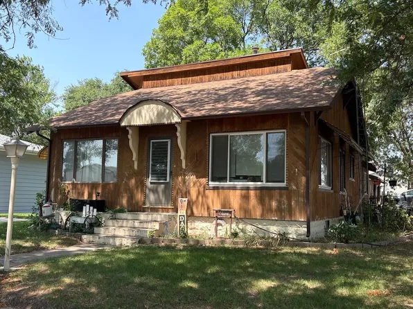 109 E 3rd St, Paxton, NE 69155
