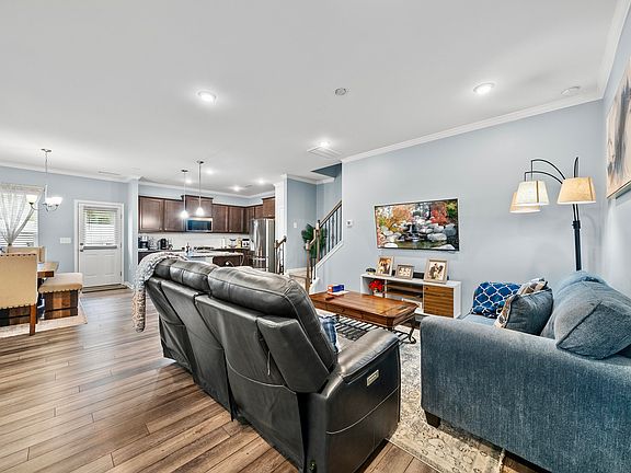 4th image of 126 Pelsett St