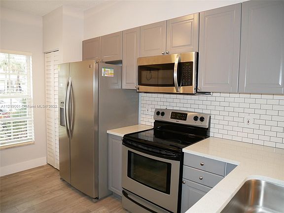2nd image of 180 SW 96th Ter #180