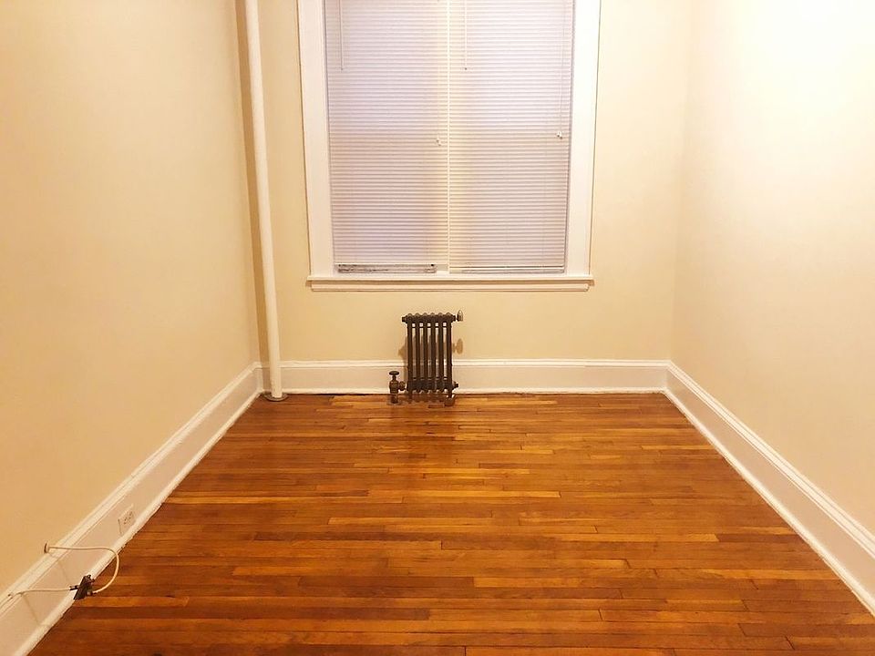 2nd image of 2145 23rd St APT A1