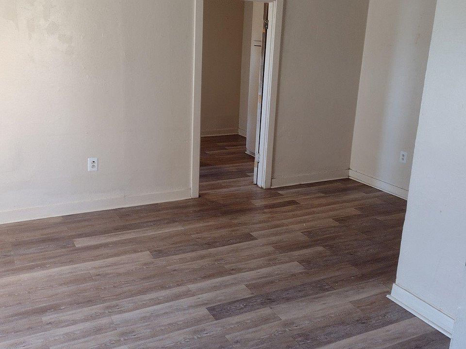 2nd image of 3-1305 N Townsend Rd #3