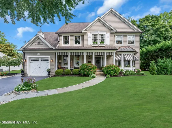 131 Beechwood Dr, Shrewsbury, NJ 07702