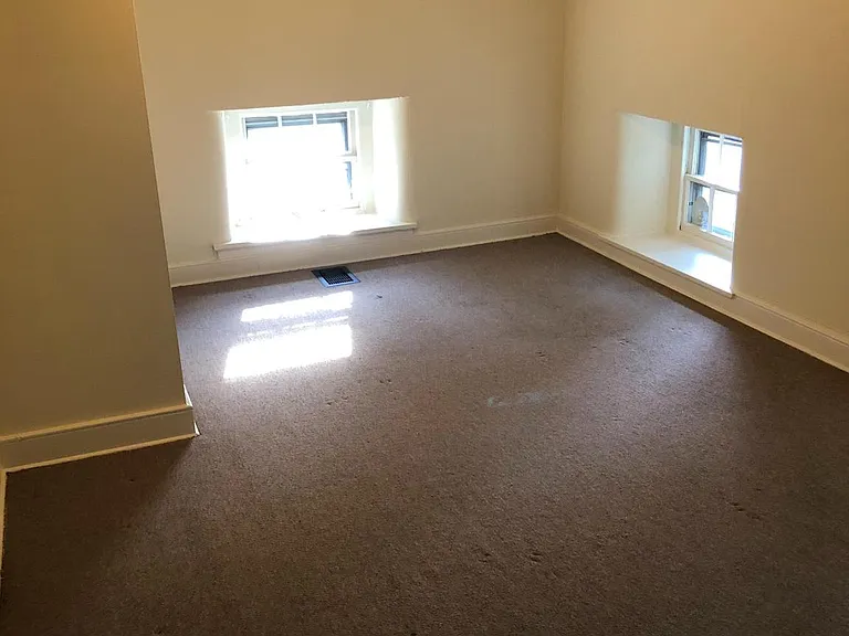 133 E 1st Ave #3 — Photo 11