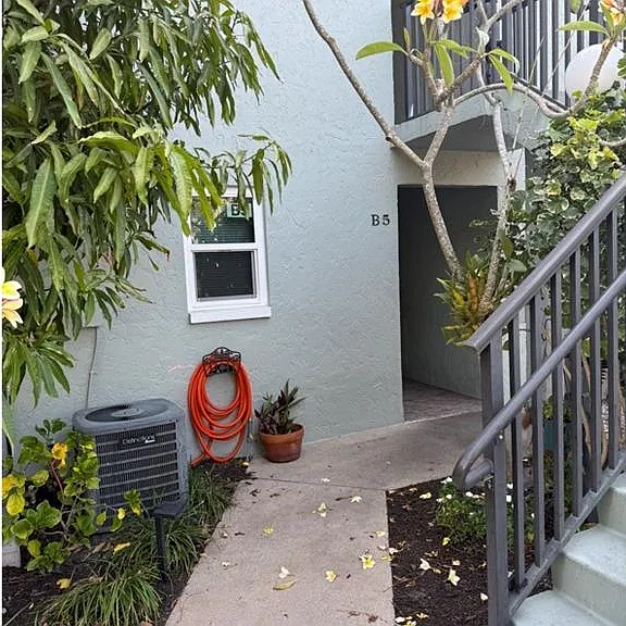 27249 Pullen Ave #5 — Photo 3