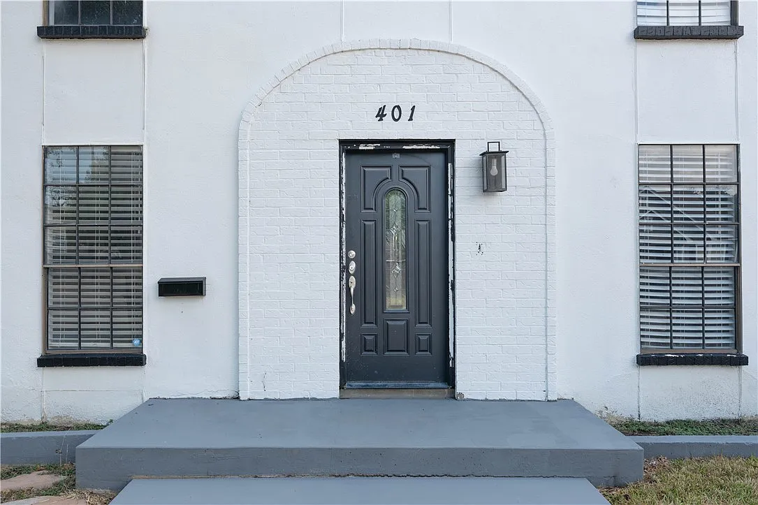 4 bed, 3.5 bath, 2276 sqft, $2,850 — Photo 3